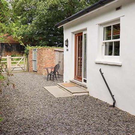 Abbots Reading * Lakeside