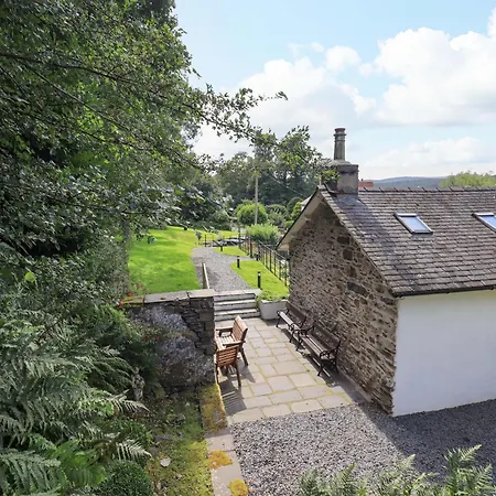 Abbots Reading * Lakeside